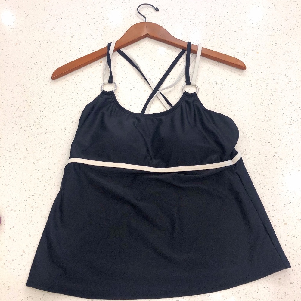 Venus black white criss cross tankini top